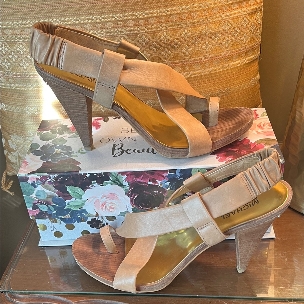 Michael Kors Tan Leather Strappy Sandals with Wood Stacked Heel, Size 10